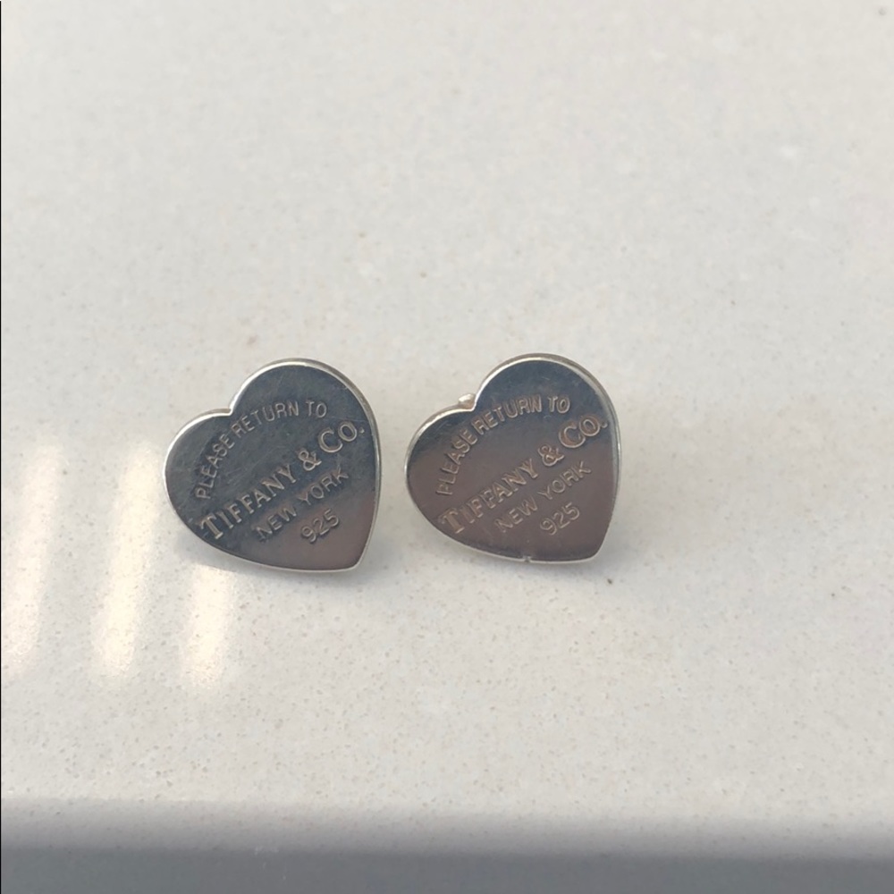 Tiffany & Co. “Return to” heart studs
